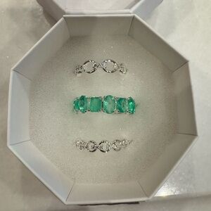 Resort wear Elegant Silver and Green Gemstone Ring Set